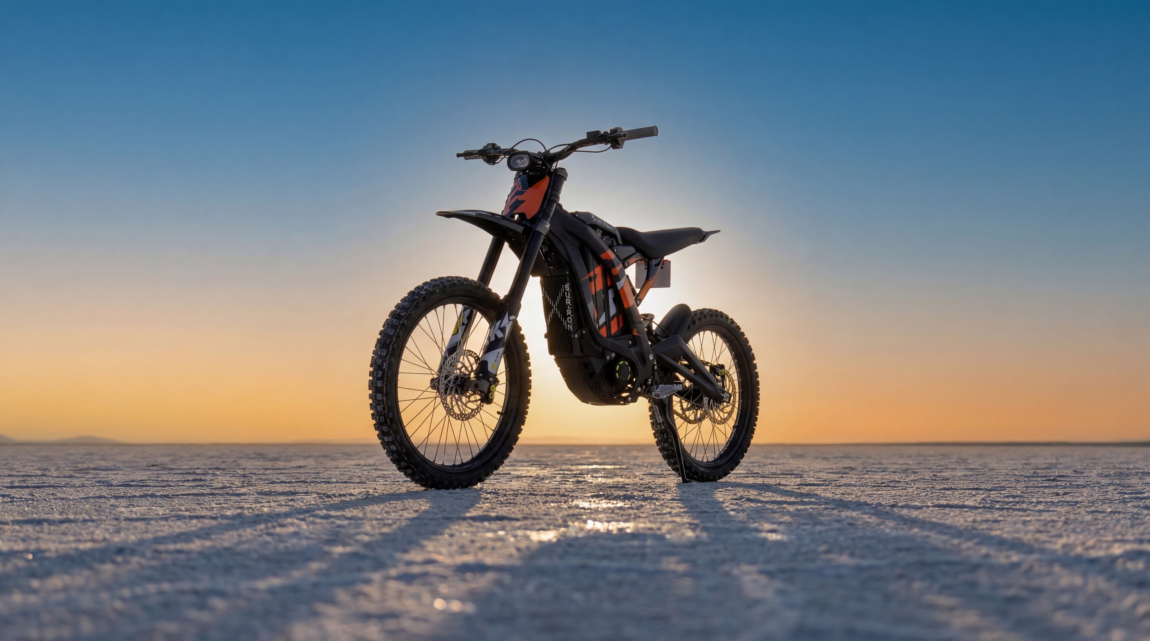 Sur-Ron au coucher de soleil